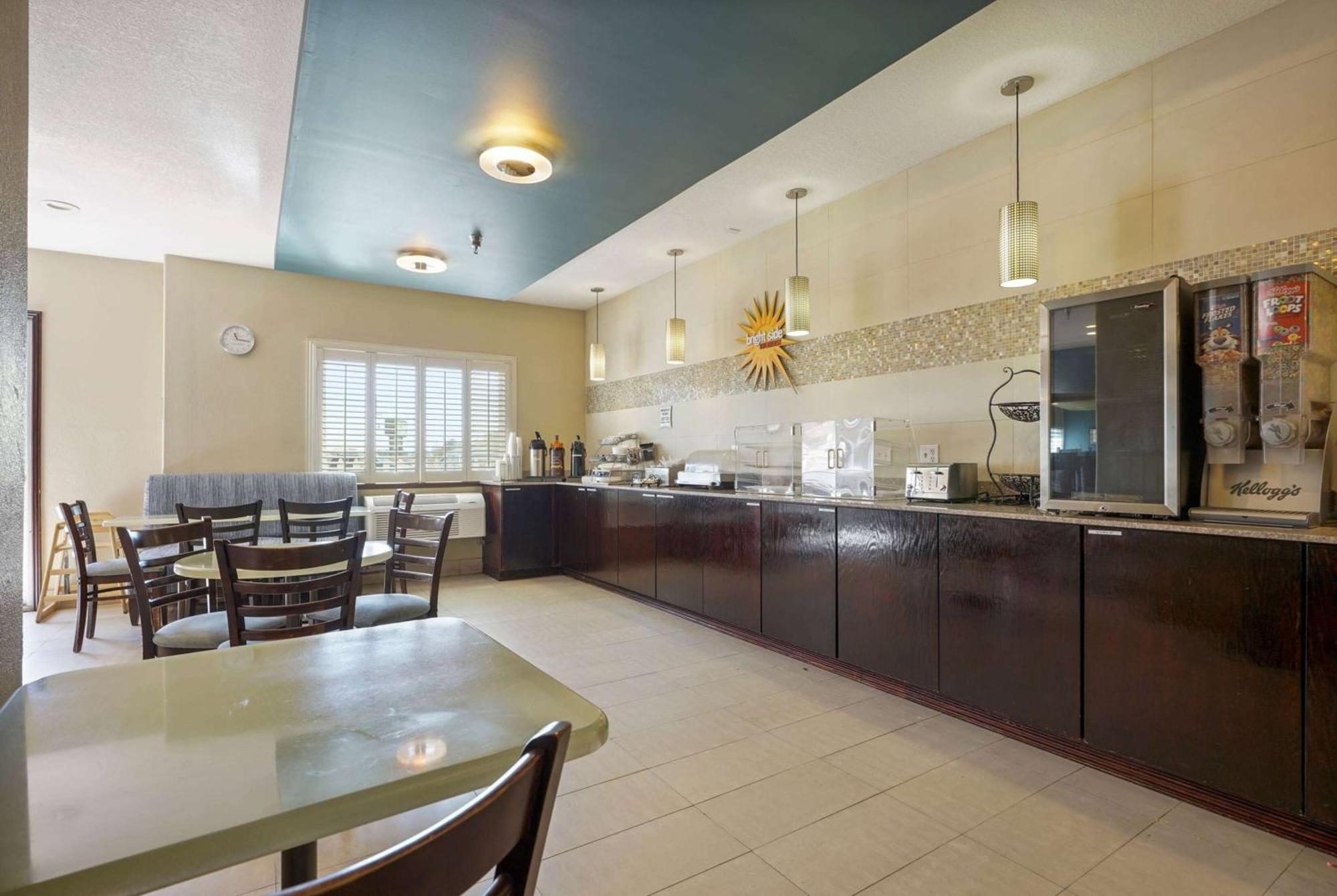 La Quinta By Wyndham Henderson-Northeast Denver Екстериор снимка