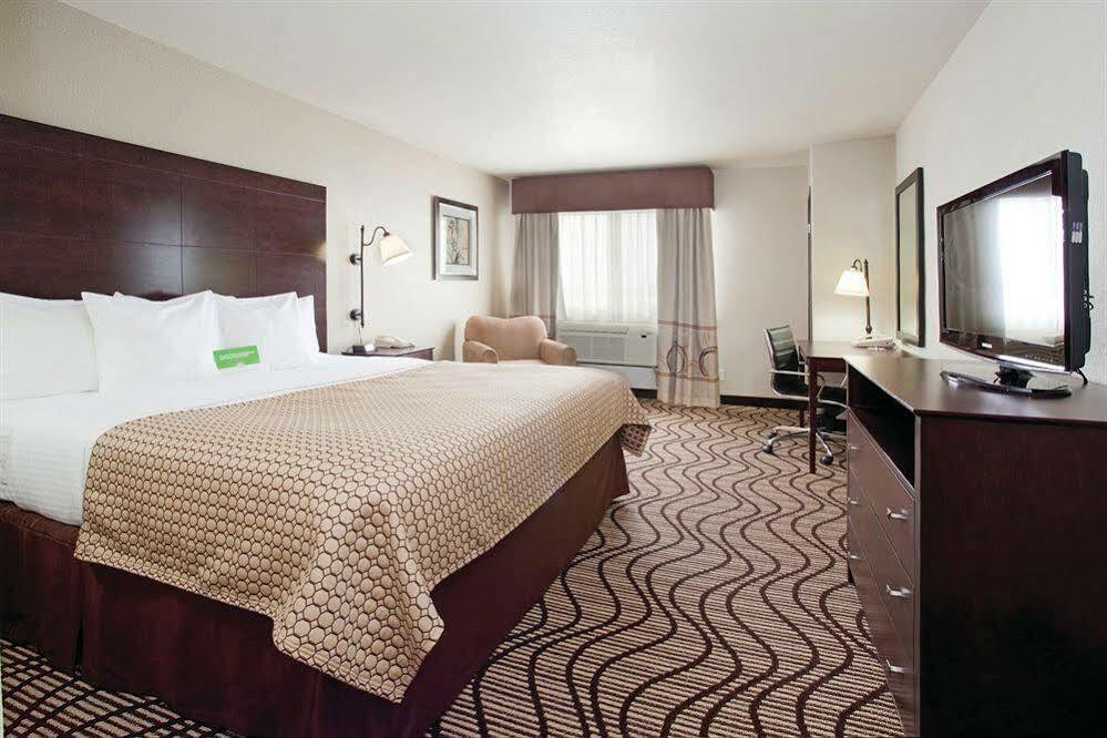 La Quinta By Wyndham Henderson-Northeast Denver Екстериор снимка